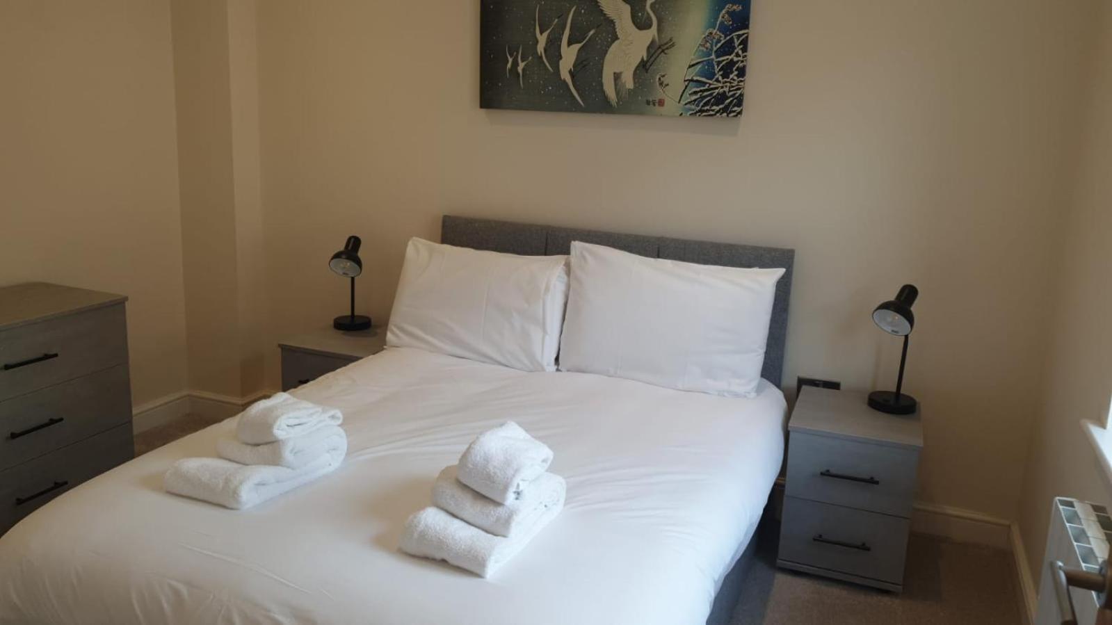 Apartment Sleek 1bed Waterfront With Great Views *