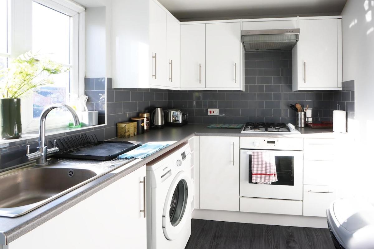 Ipswich-luxury-self Catering-town Centre-parking Apartment *