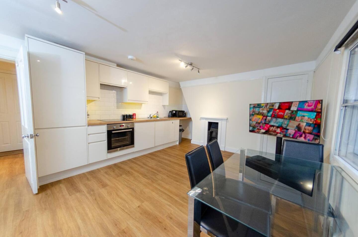 2br 2bath Flat In Centre - 6 Guests Aparthotel