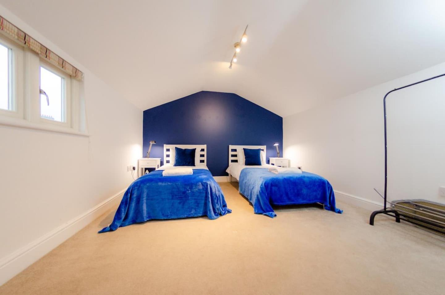 2br 2bath Flat In Centre - 6 Guests * Ipswich