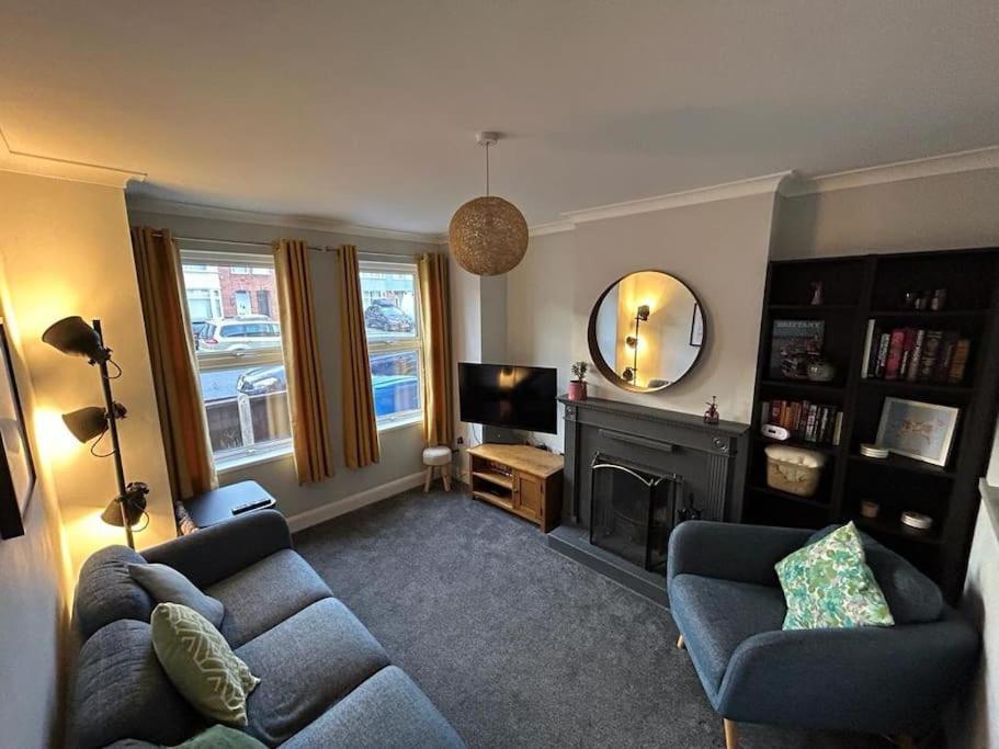 Holiday home Entire 3 Bed House In *