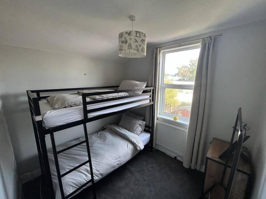 Entire 3 Bed House In Holiday home