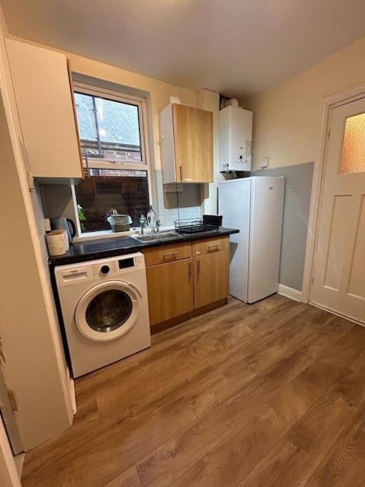 Holiday home Entire 3 Bed House In *