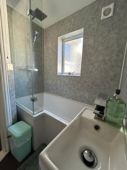 Entire 3 Bed House In * Ipswich