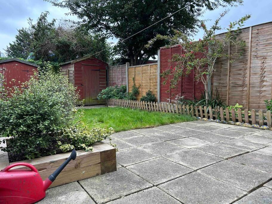 Entire 3 Bed House In