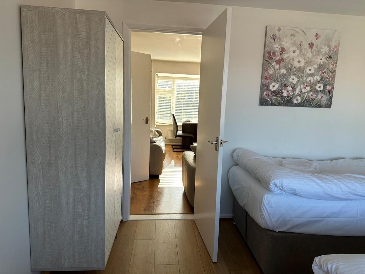 Apartment Place To Up Near The Train Station, Football Stadium, Waterfront Ipswich