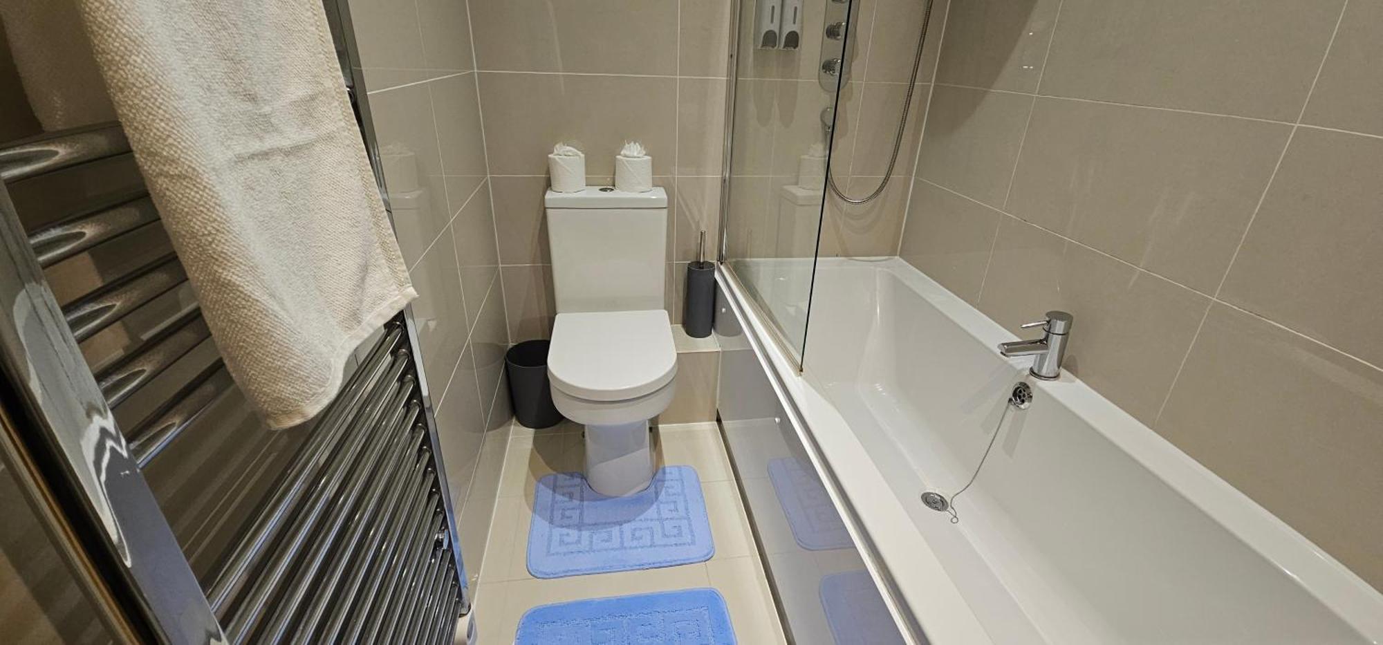 Modern Town Centre Flat 12 At Christchurch Park Apartment Ipswich