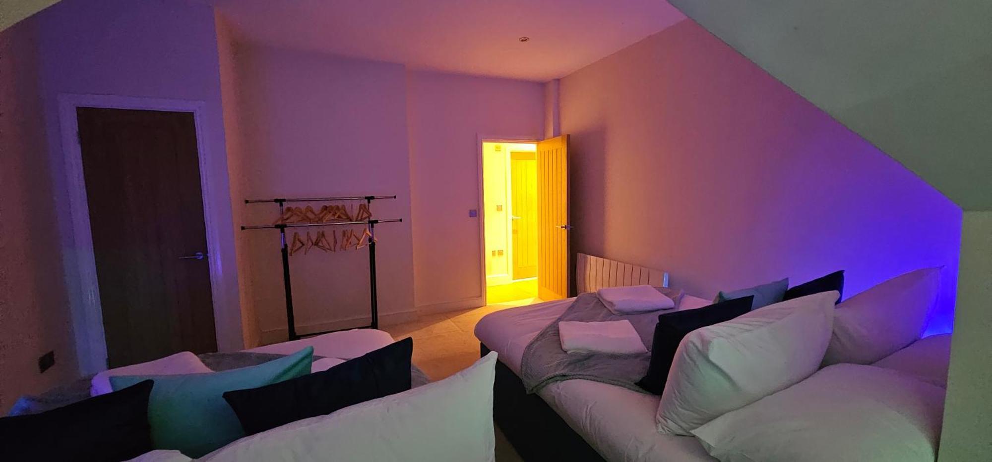 Modern Town Centre Flat 12 At Christchurch Park Apartment Ipswich