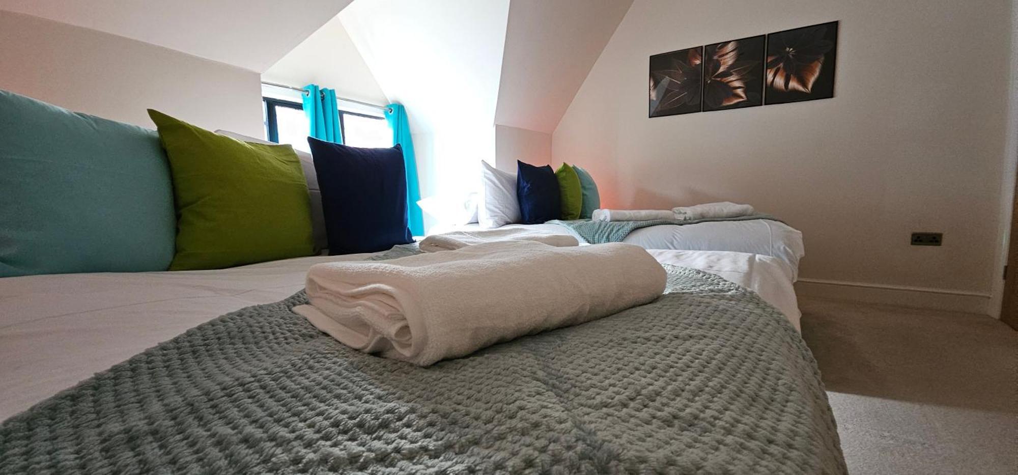 Modern Town Centre Flat 12 At Christchurch Park Apartment Ipswich