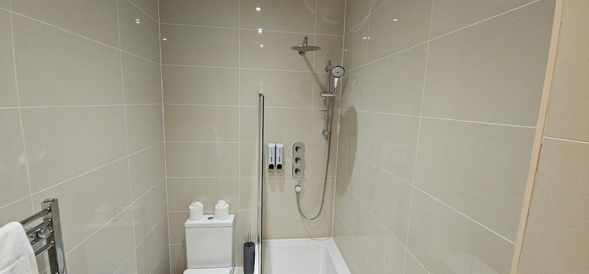 Modern Town Centre Flat 12 At Christchurch Park Ipswich