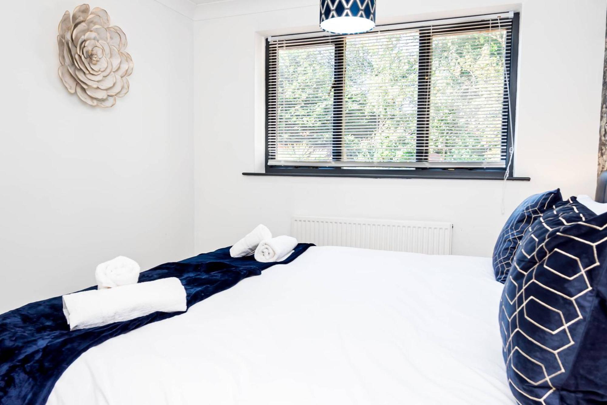 Private Parking&garden&contractor&families Ipswich