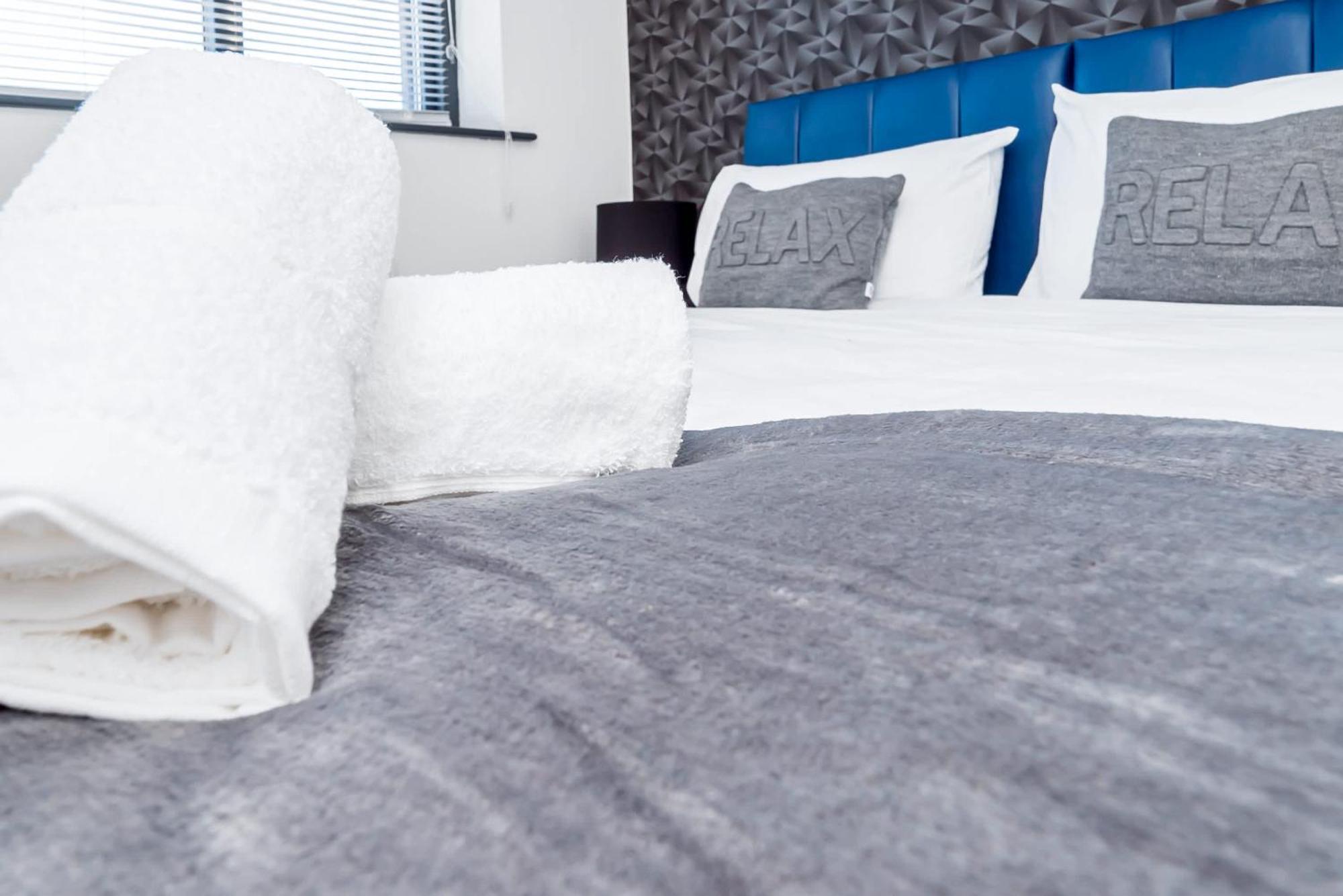 Private Parking&garden&contractor&families Apartment
