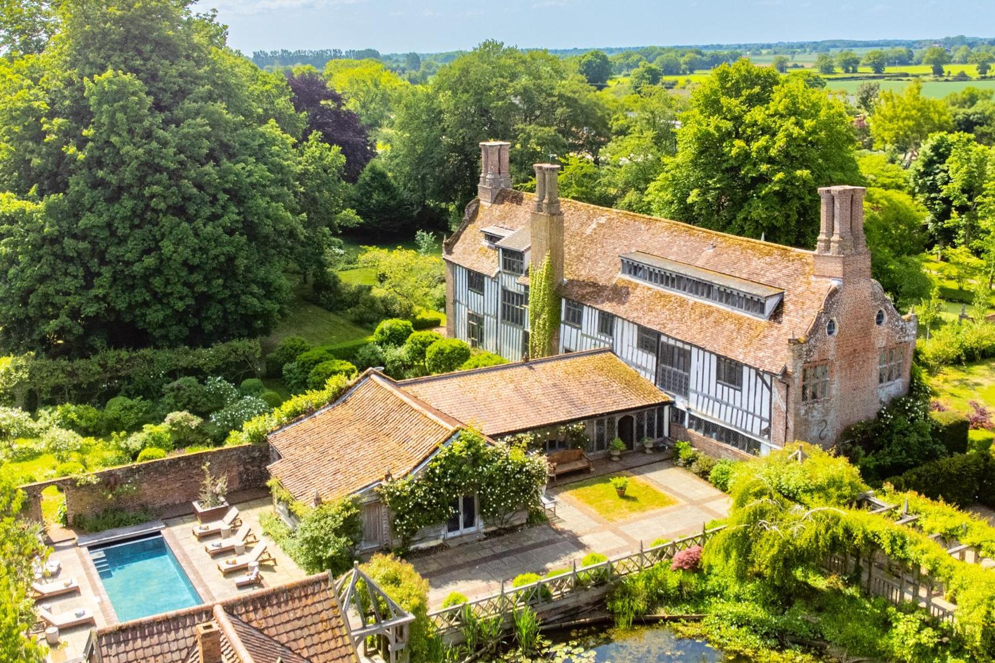 Spectacular Thousand Year Old Medieval Manor House - Flemings Hall