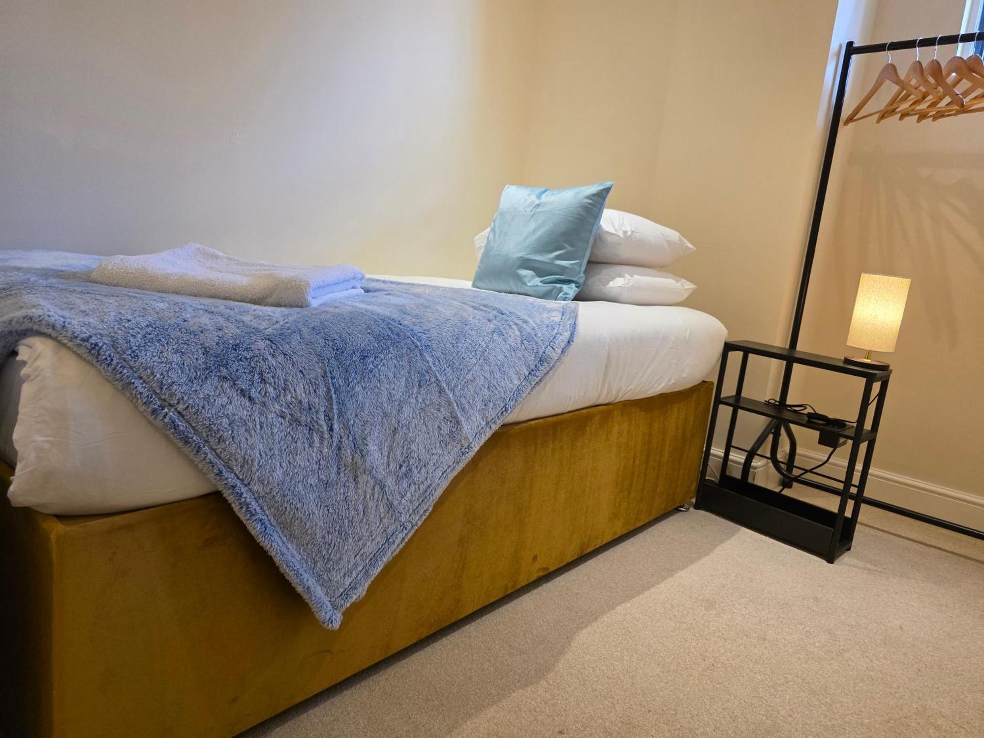 Modern 2 Bedrooms *