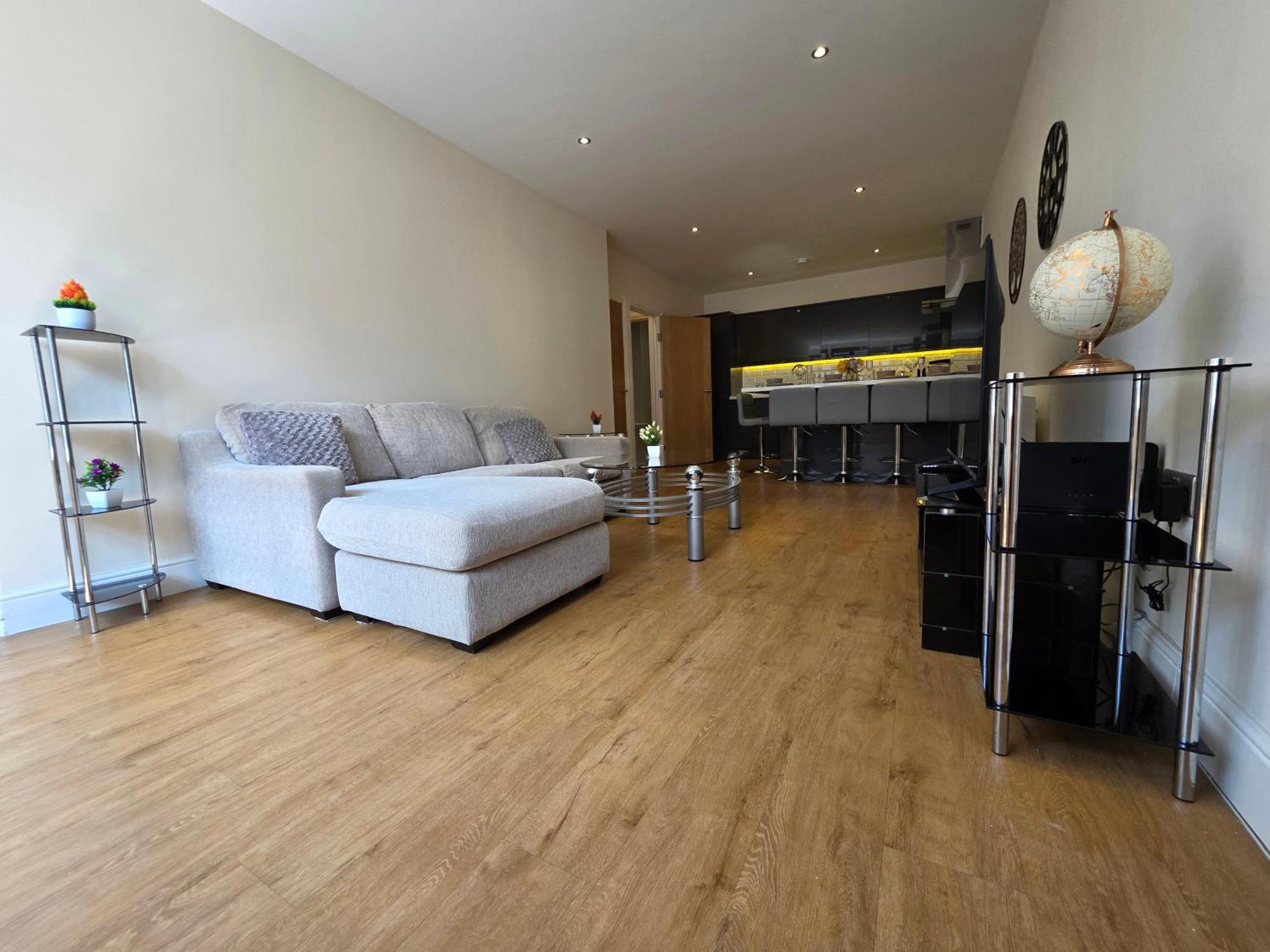 Modern 2 Bedrooms *