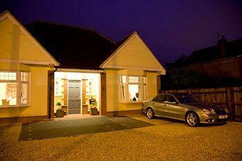 Guest house Innocence Rooms - East 3*