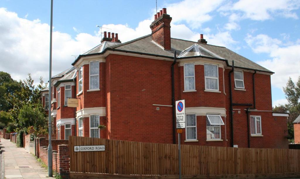 Guest house Grove