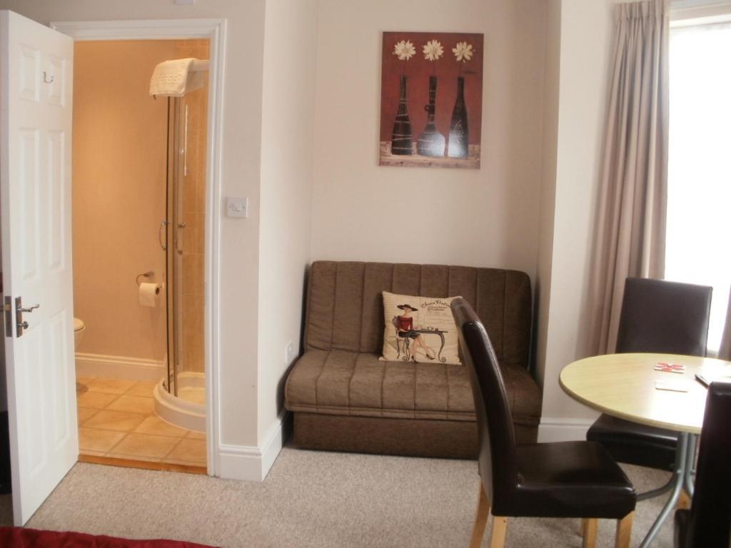 Guest house Grove
