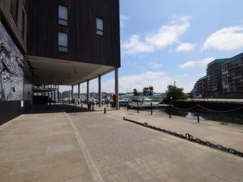 Empire Serviced Apartment *