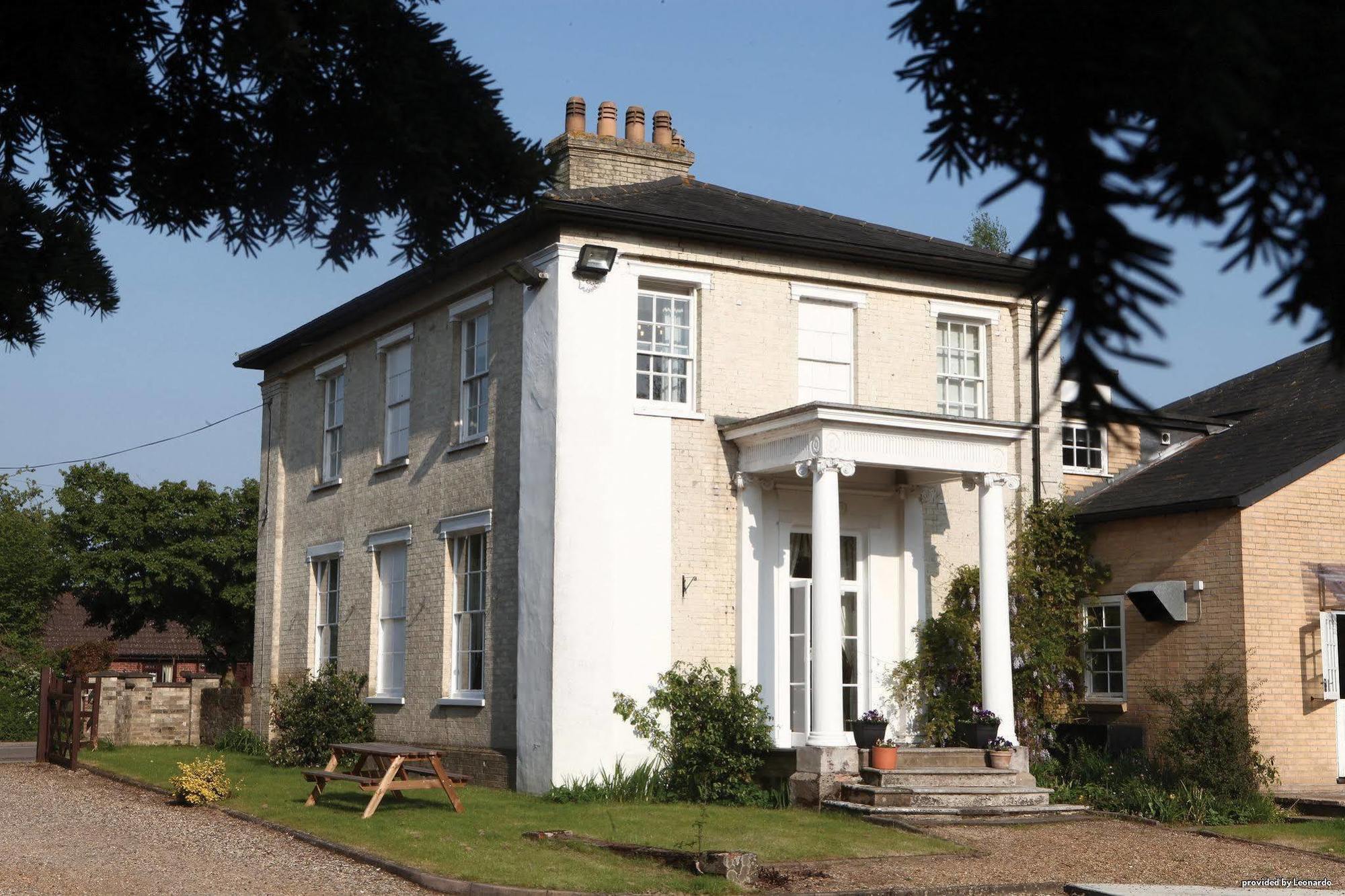 Western Gatehouse Hotel