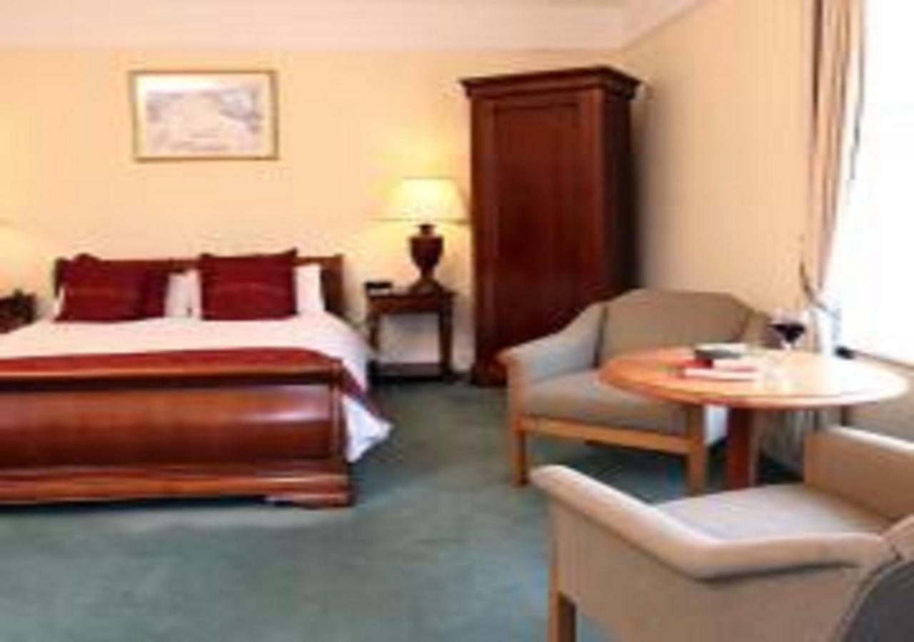 Western Gatehouse Hotel