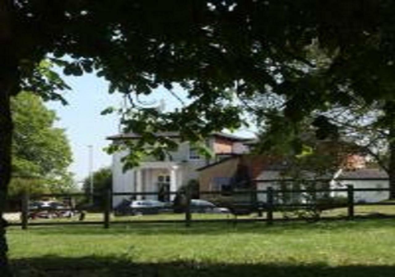 Western Gatehouse Hotel