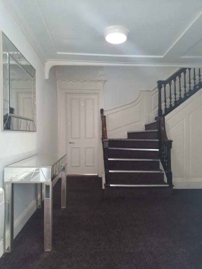 Lower Brook Mews Apartment *