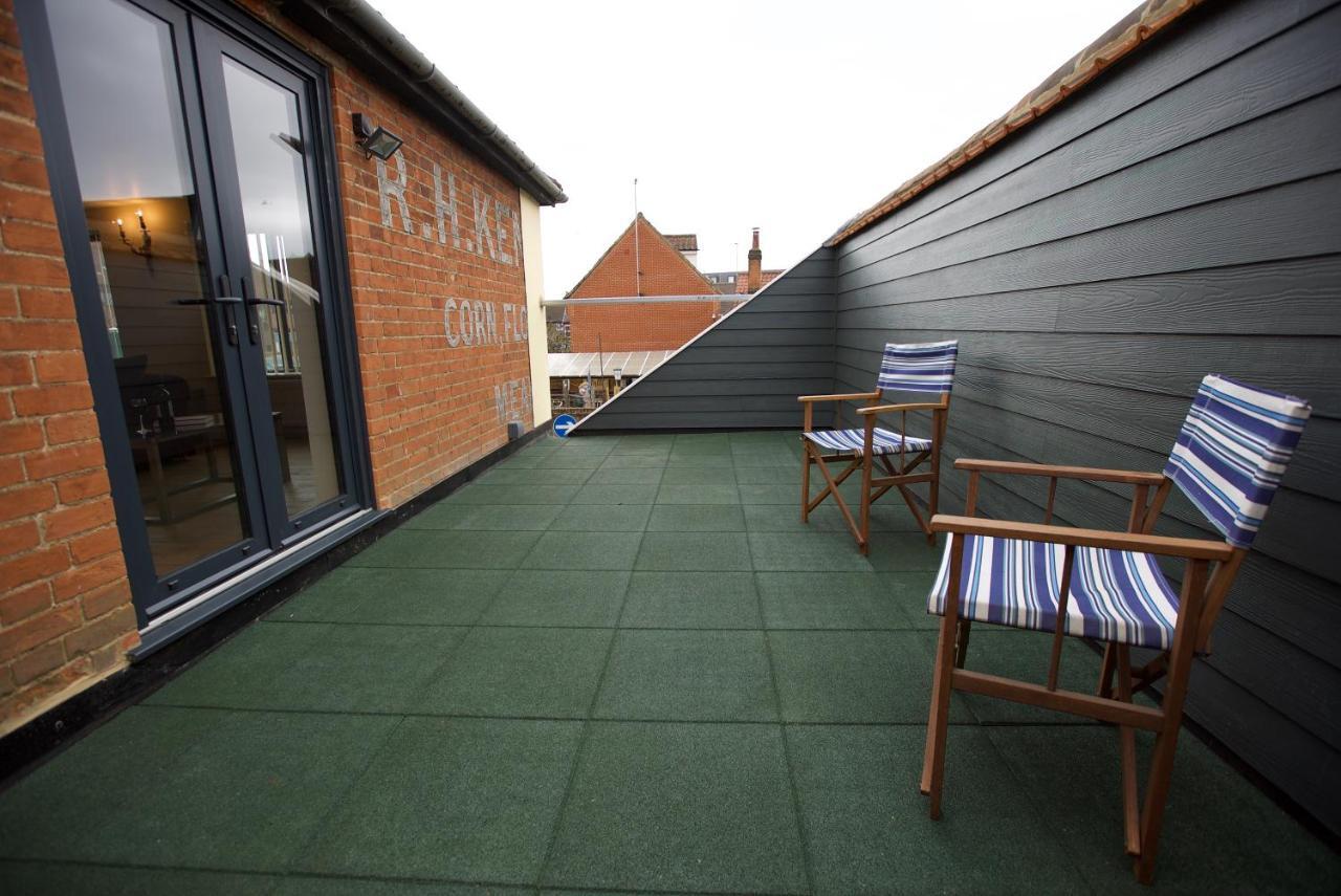 Apartment Spacious With Roof Terrace, Near The Waterfront,