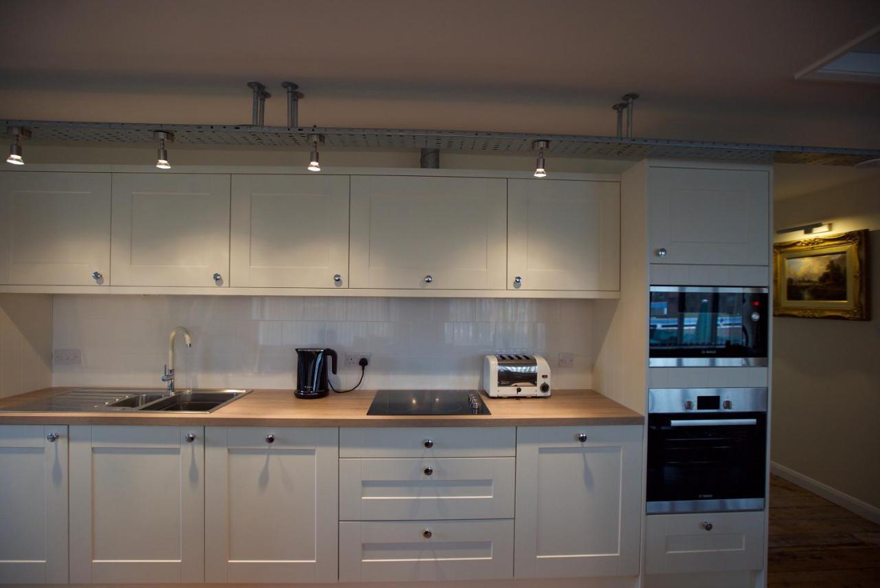 Apartment Spacious With Roof Terrace, Near The Waterfront,