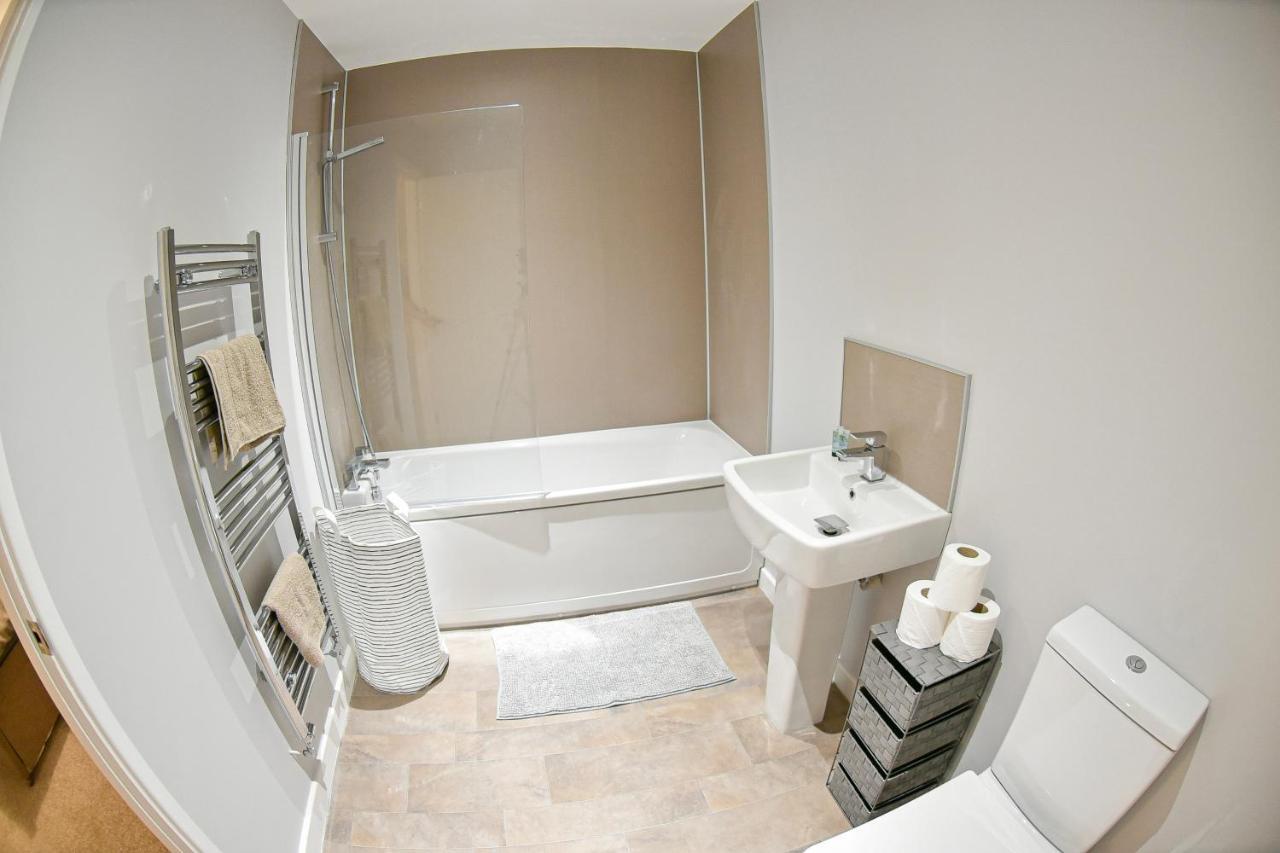 Apartment Huge - 2 Bathrooms - *