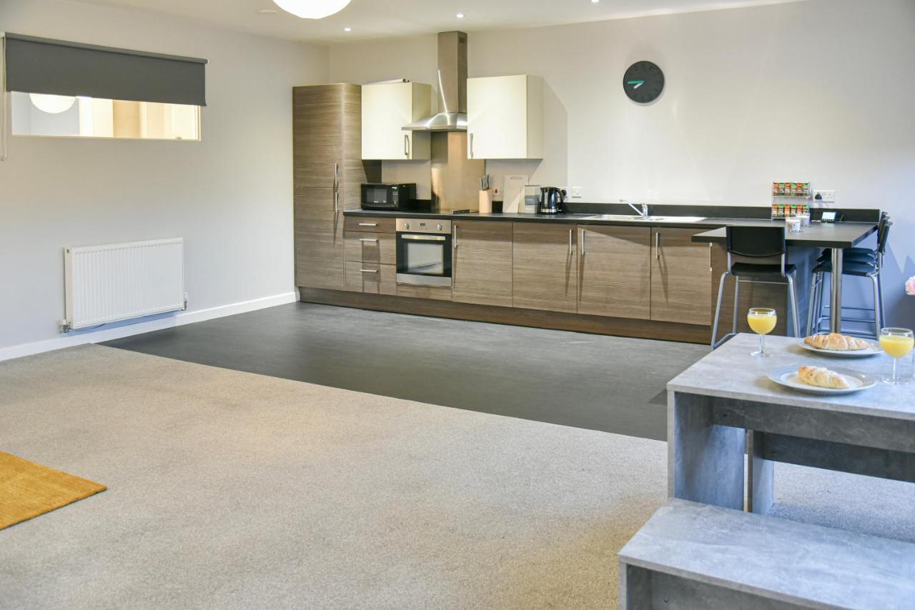 Huge - 2 Bathrooms - * Ipswich