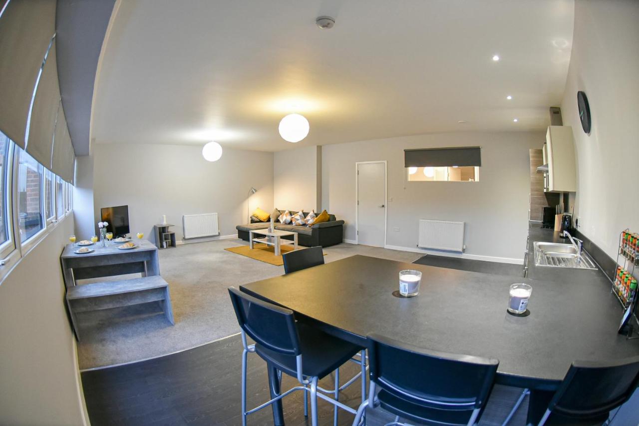 Huge - 2 Bathrooms - * Ipswich