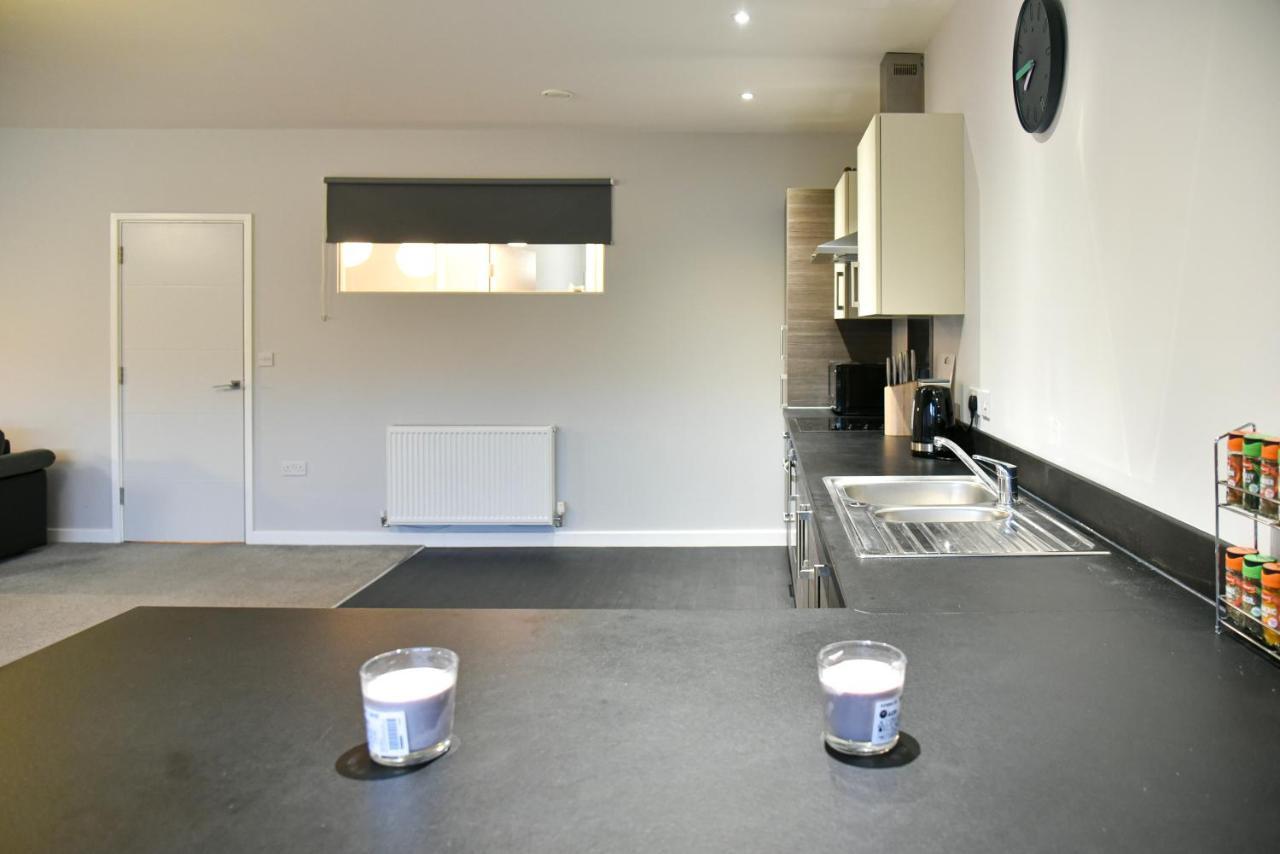 Huge - 2 Bathrooms - * Ipswich