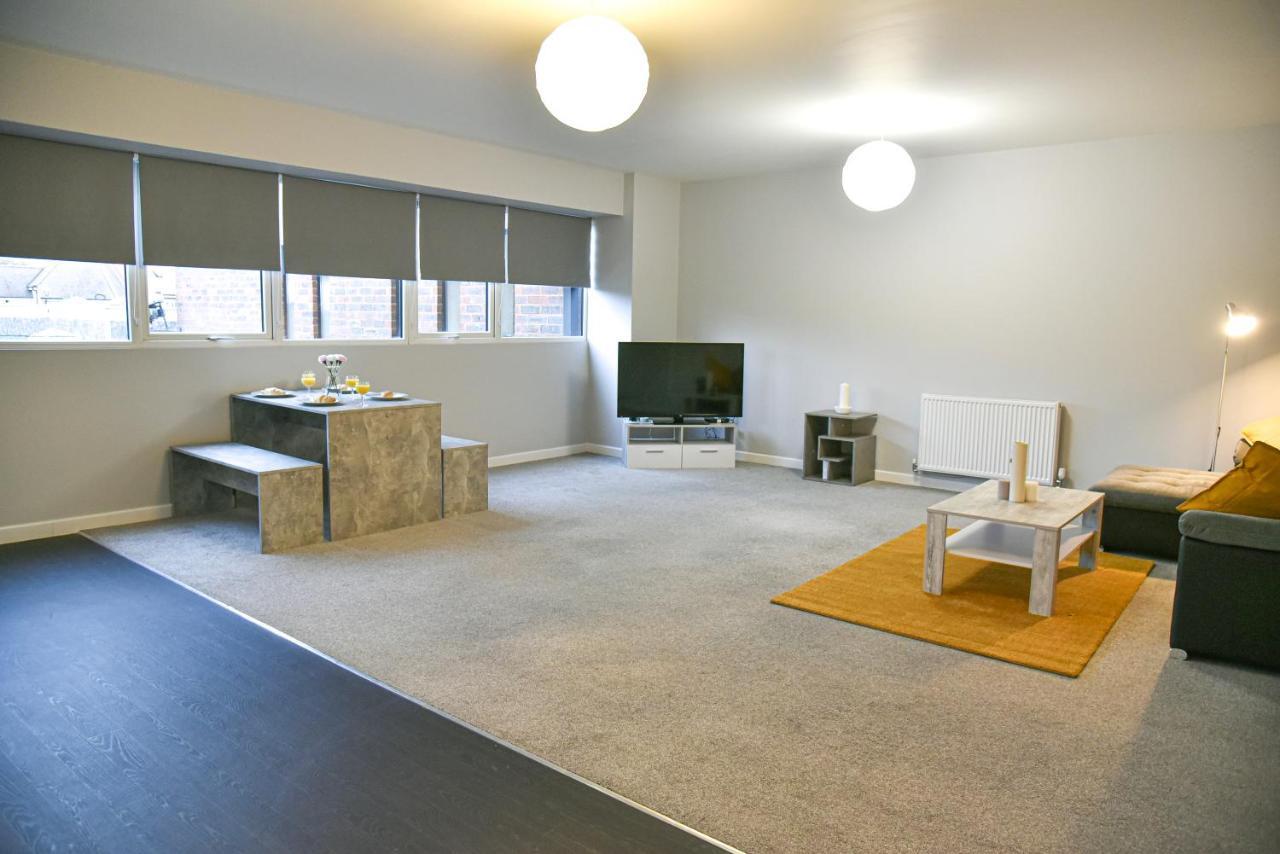 Huge - 2 Bathrooms - Ipswich