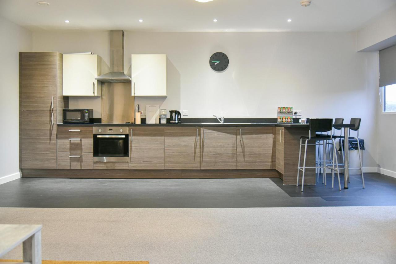 Huge - 2 Bathrooms - Ipswich