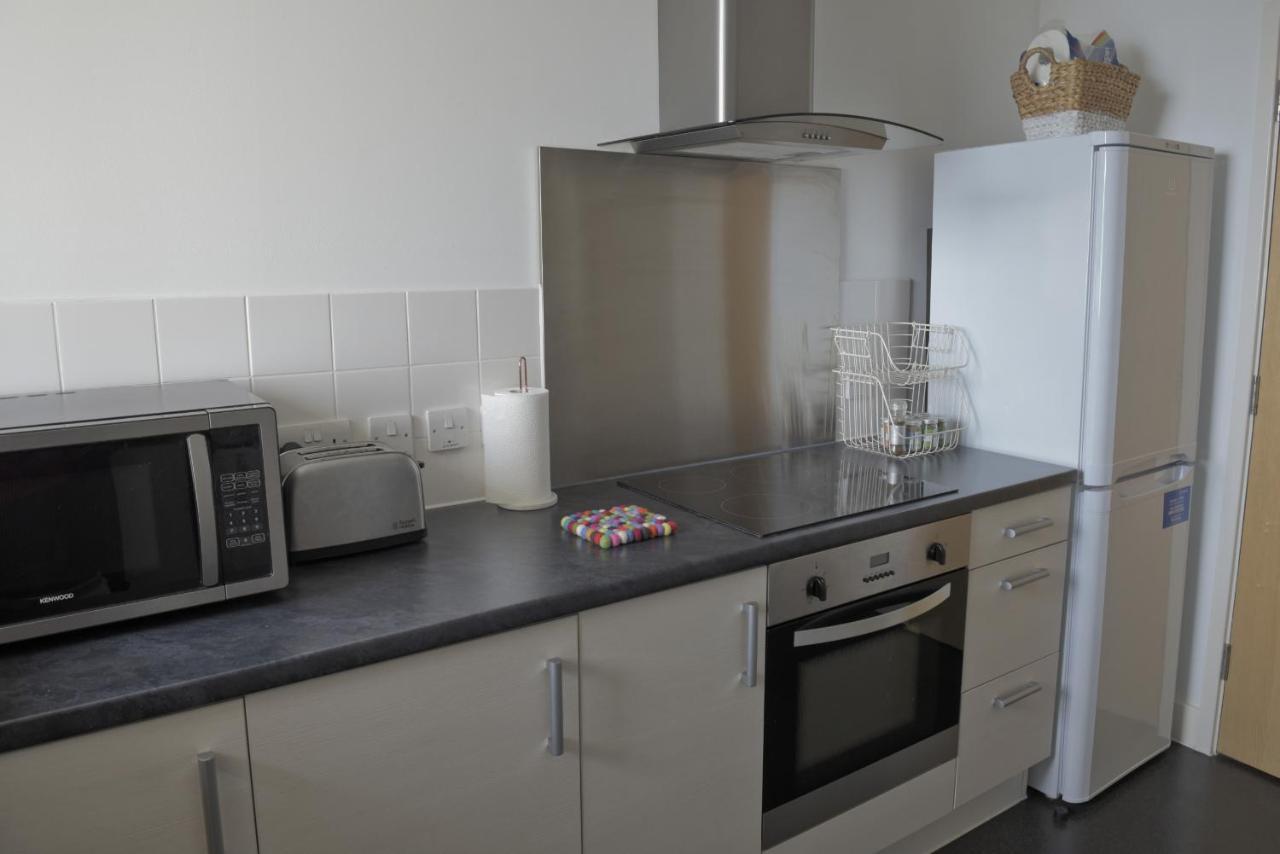 Toothbrush - Waterfront South - Avalon Court (adults Only) Ipswich