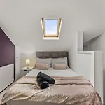 Boutique Rooms With Kitchen Dinner, Lounge, Pool Table