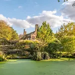 Spectacular Thousand Year Old Medieval Manor House - Flemings Hall
