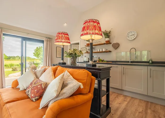 Elegant Luxurious Cottage - The Dove House