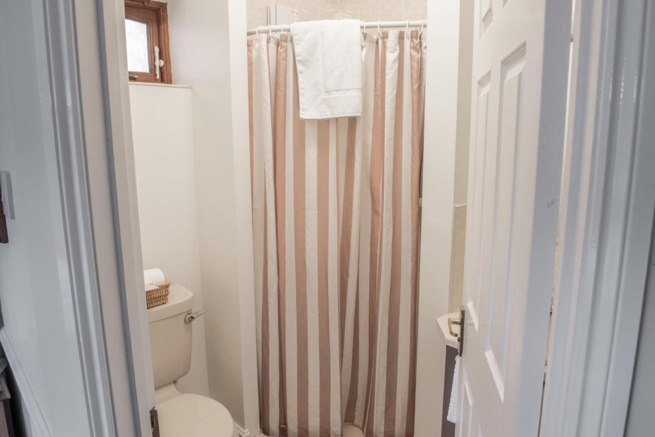 Guest house Toothbrush At Lattice - Guest Kitchen & Ev Recharging Ipswich