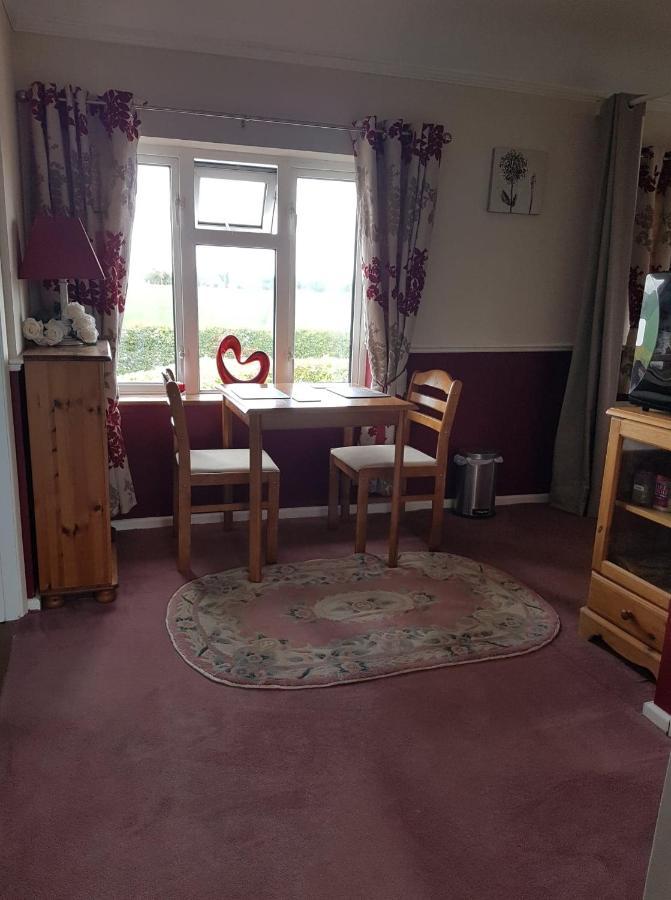 Chimneys B&B Bed & Breakfast 4*