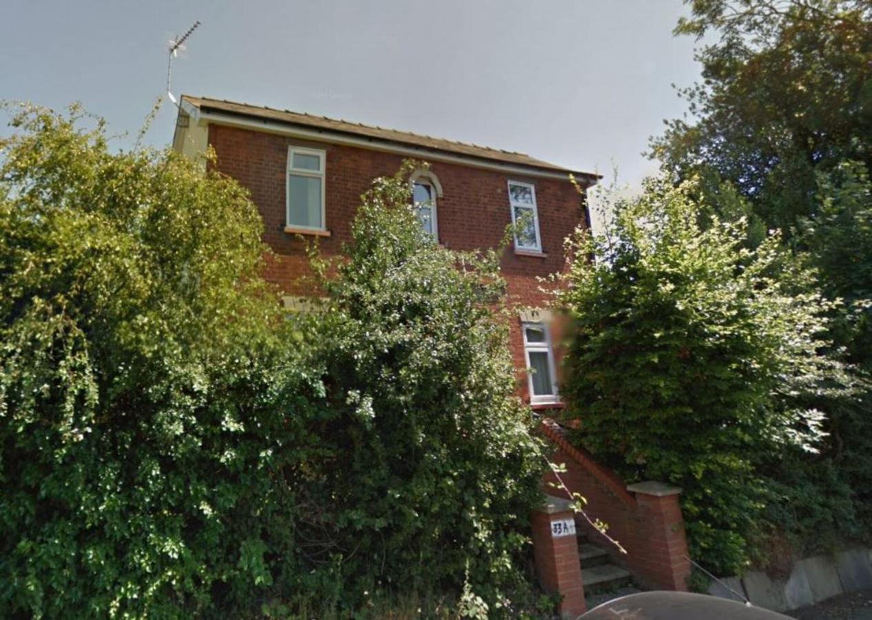 Toothbrush - East - Cauldwell Ave *
