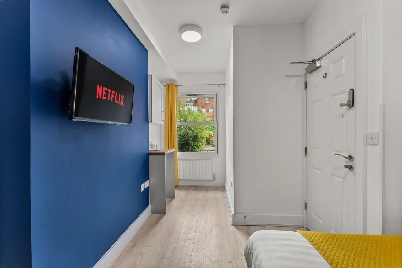 Hotel Boutique With Kitchen Dinner, Lounge, Pool Table Ipswich