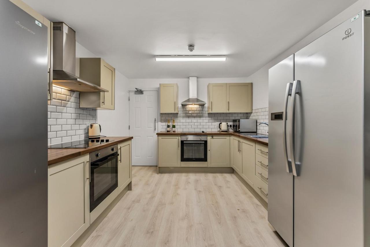 Boutique With Kitchen Dinner, Lounge, Pool Table Hotel Ipswich
