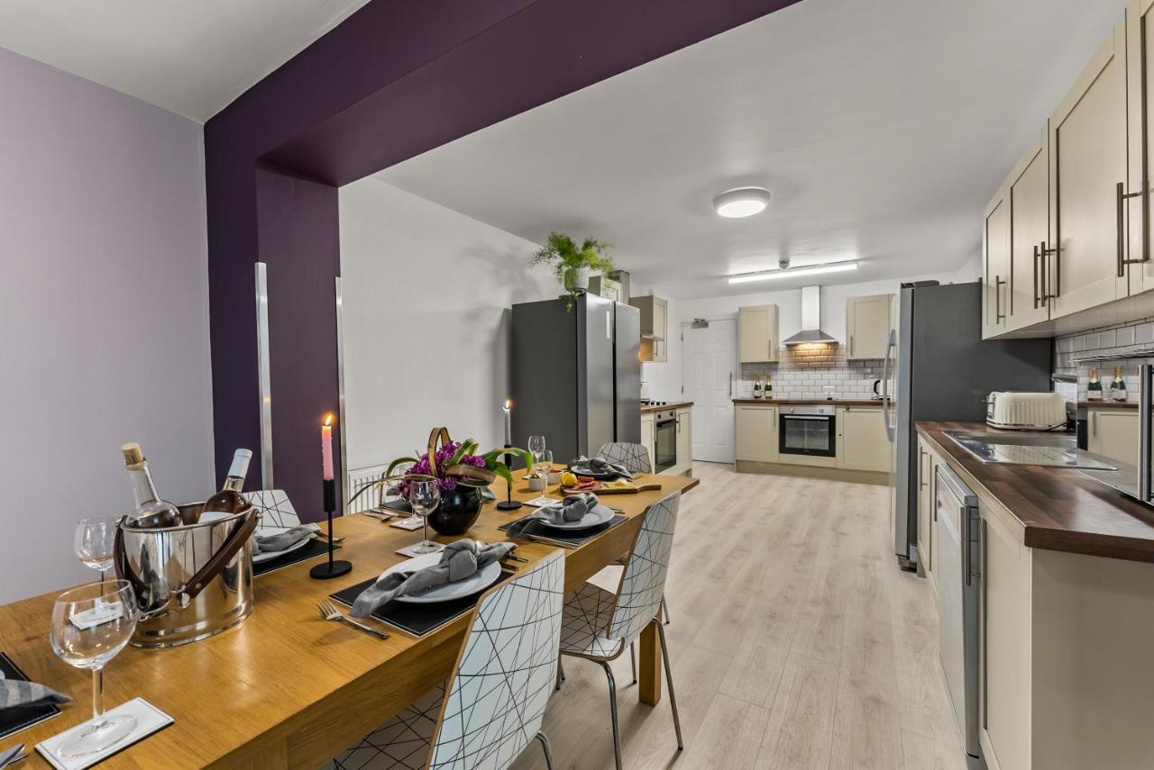 Boutique With Kitchen Dinner, Lounge, Pool Table