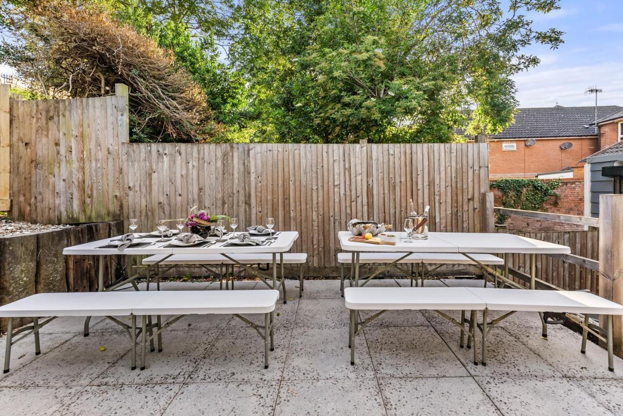 Boutique With Kitchen Dinner, Lounge, Pool Table Hotel *