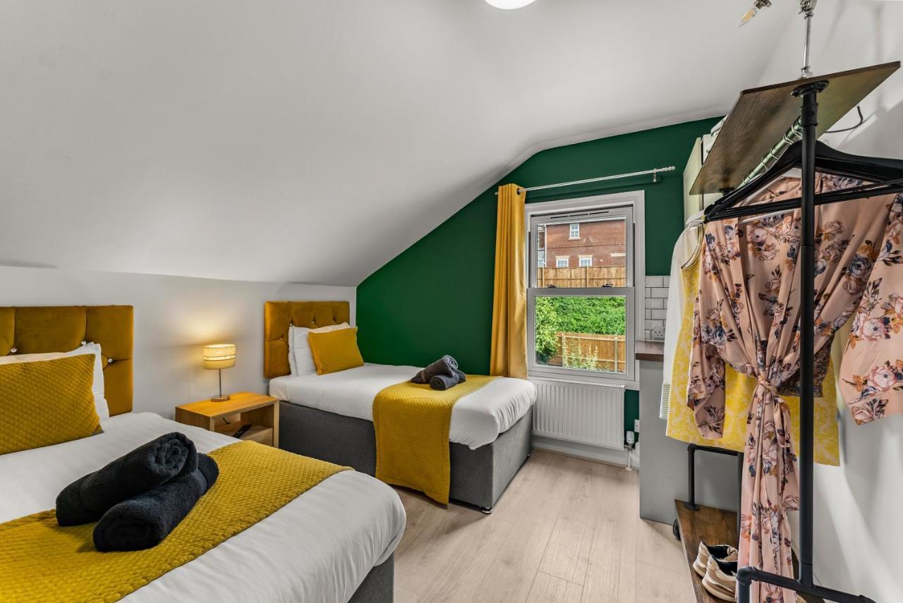 Hotel Boutique With Kitchen Dinner, Lounge, Pool Table Ipswich