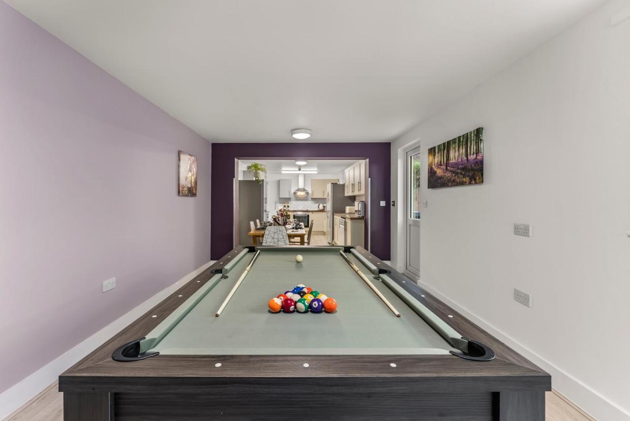 Boutique With Kitchen Dinner, Lounge, Pool Table Hotel