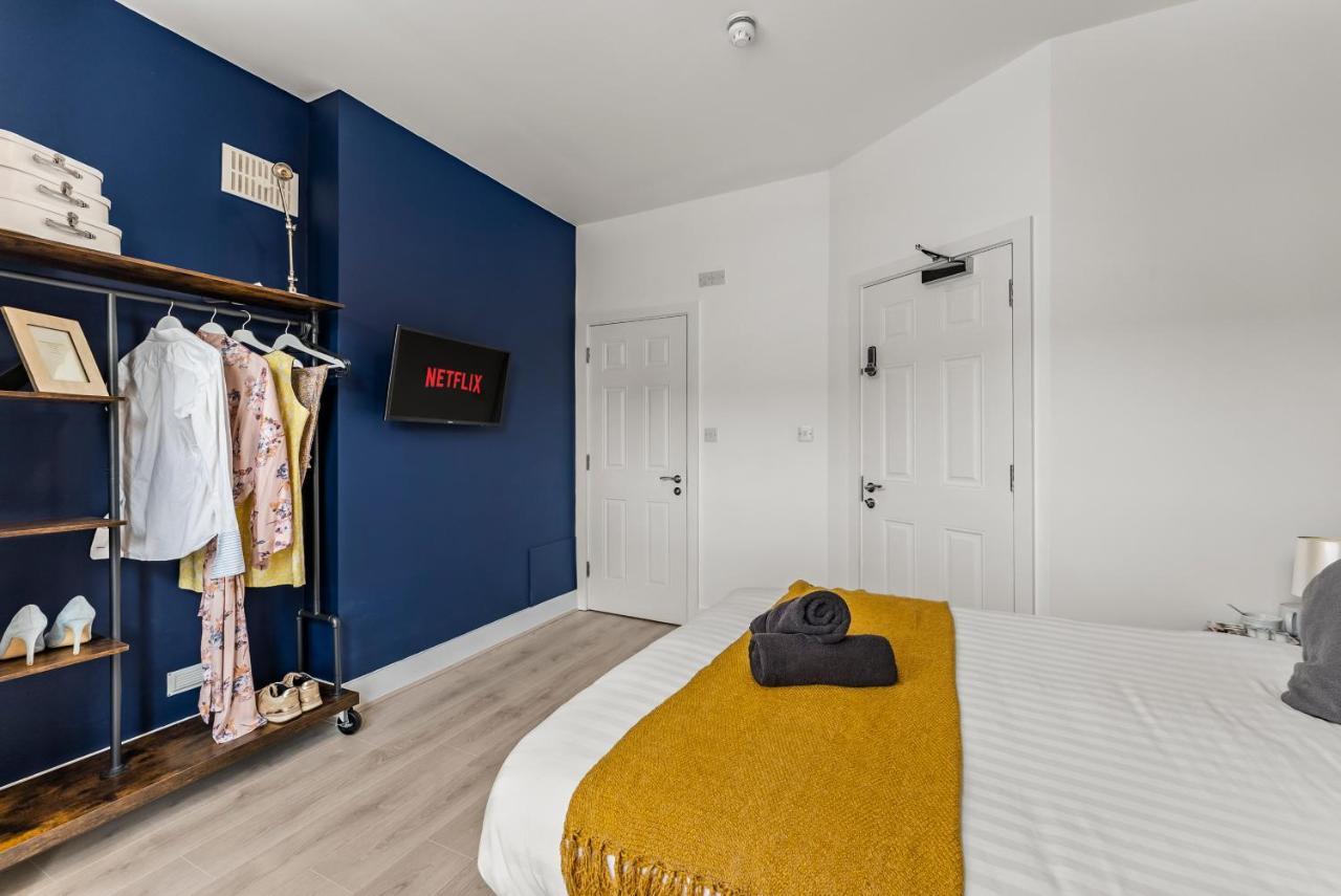 Hotel Boutique With Kitchen Dinner, Lounge, Pool Table