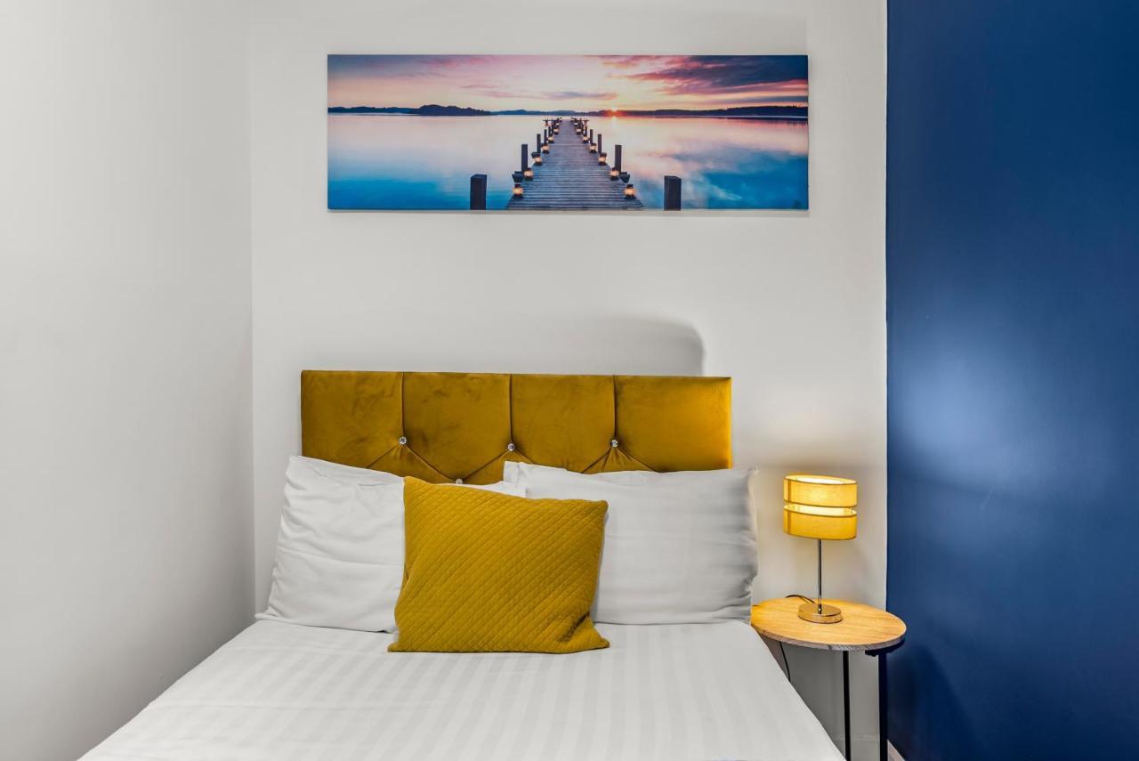 Hotel Boutique With Kitchen Dinner, Lounge, Pool Table Ipswich